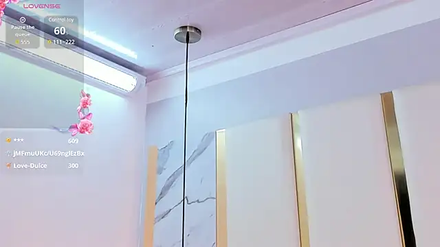 SalommeFlores online show from 02.05.25