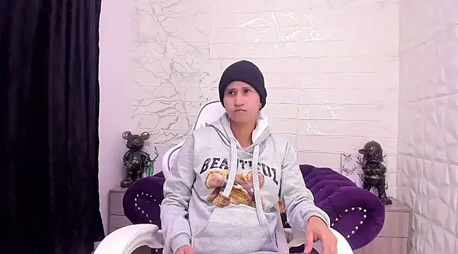 Im Milan Rs online show from 02.12.25