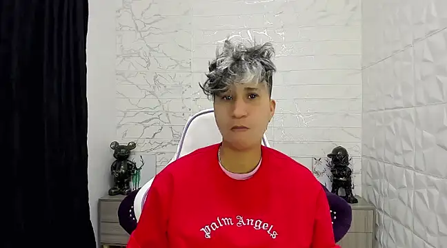 Im Milan Rs online show from 02.13.25