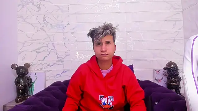 Im Milan Rs online show from 02.17.25