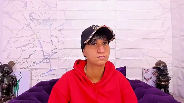 Im Milan Rs online show from 02.18.25