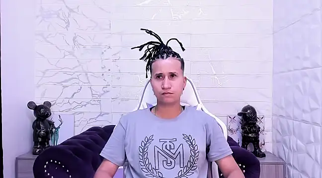 Im Milan Rs online show from 02.23.25