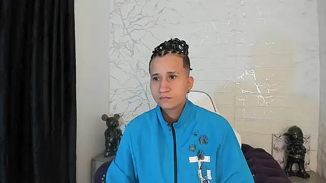 Im Milan Rs online show from 02.24.25