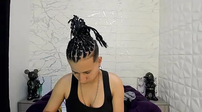 Im Milan Rs online show from 02.26.25