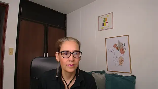 NanitaFun online show from 12.10.24