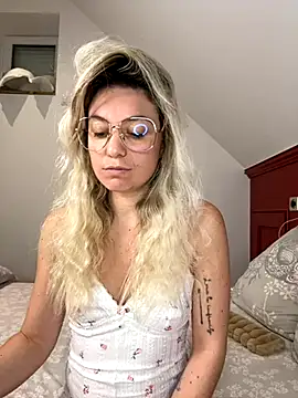 carlaaa online show from 11.04.25