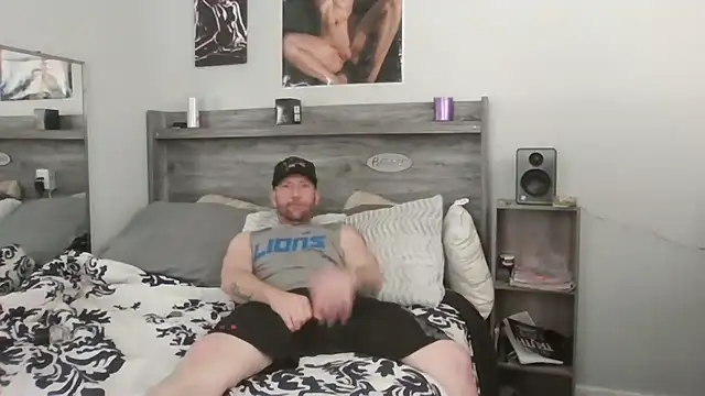 Snapshot of Edward_LongCock chatting on 12.22.24 Edward LongCock online show from 12.22.24