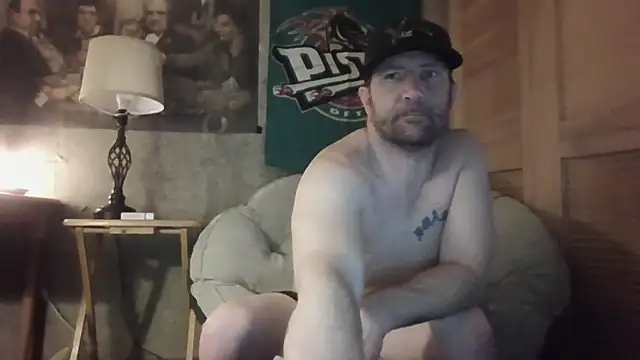 Snapshot of Edward_LongCock chatting on 06.05.26 Edward LongCock online show from 06.05.26