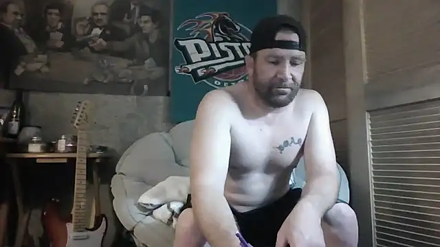 Snapshot of Edward_LongCock chatting on 07.11.26 Edward LongCock online show from 07.11.26