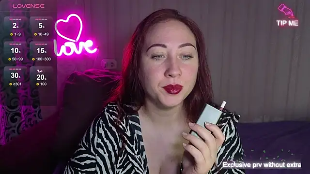 KellyCrystall online show from 09.24.25