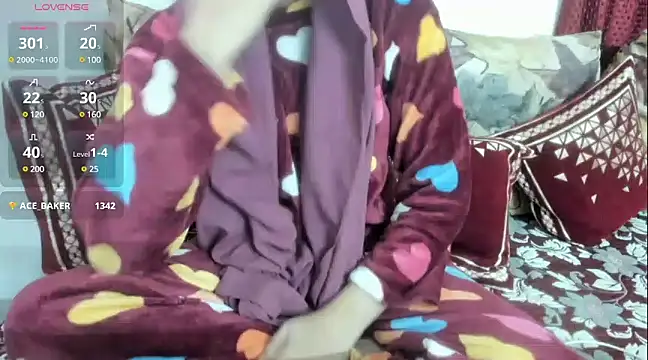 Reika 01 online show from 12.08.24