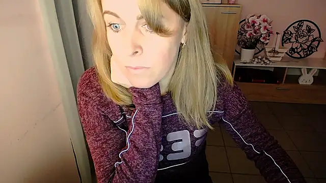 Hot Milady online show from 12.11.24