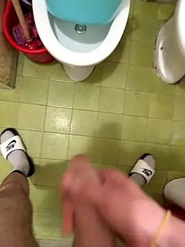 Snapshot of Miky_21 chatting on 09.15.25 Miky 21 online show from 09.15.25