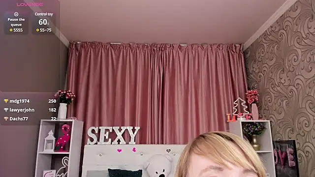 KattyPeachX online show from 01.08.25