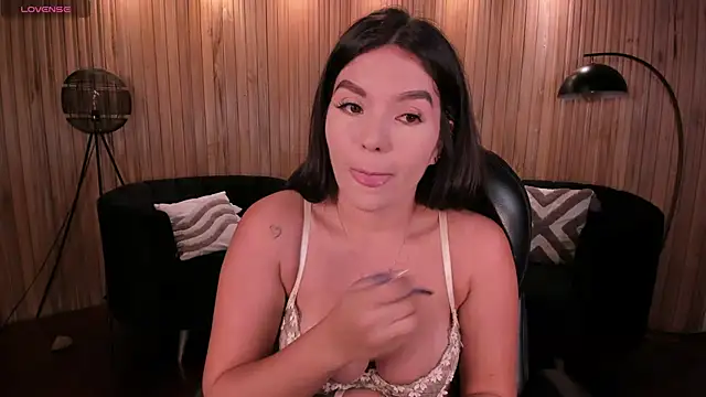 ValeriaRoldanX online show from 11.25.25