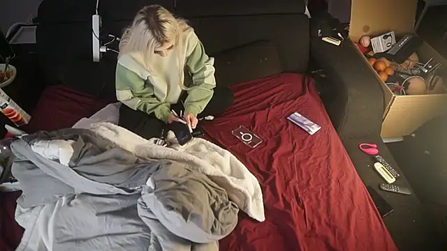 MacTroy online show from 11.24.25