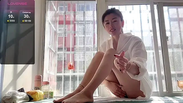 Snapshot of QianF-666 chatting on 12.30.24 QianF-666 online show from 12.30.24