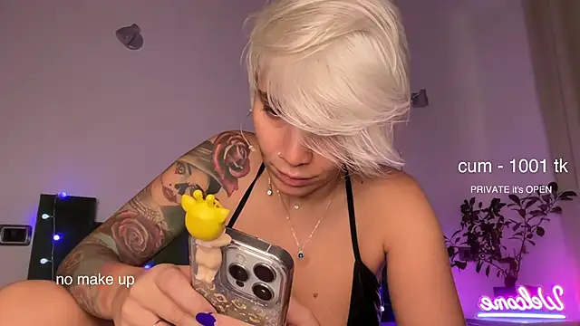 Snapshot of daddyspixxie420 chatting on 10.15.25 daddyspixxie420 online show from 10.15.25