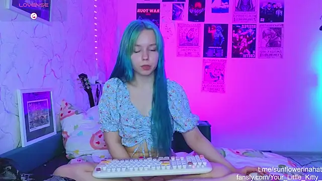 812sunflowerinahat online show from 01.29.25