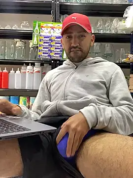 Snapshot of JuanZapata33 chatting on 12.02.24 JuanZapata33 online show from 12.02.24