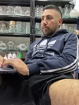 Snapshot of JuanZapata33 chatting on 12.06.24 JuanZapata33 online show from 12.06.24