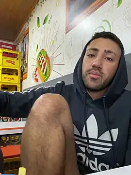 Snapshot of JuanZapata33 chatting on 12.06.24 JuanZapata33 online show from 12.06.24