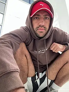 Snapshot of JuanZapata33 chatting on 12.10.24 JuanZapata33 online show from 12.10.24