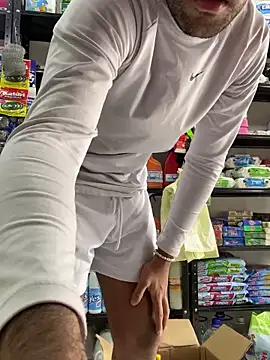 Snapshot of JuanZapata33 chatting on 12.14.24 JuanZapata33 online show from 12.14.24