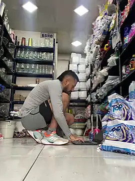 Snapshot of JuanZapata33 chatting on 12.18.24 JuanZapata33 online show from 12.18.24