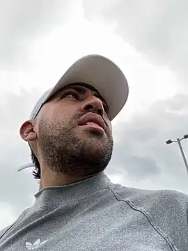 Snapshot of JuanZapata33 chatting on 12.21.24 JuanZapata33 online show from 12.21.24