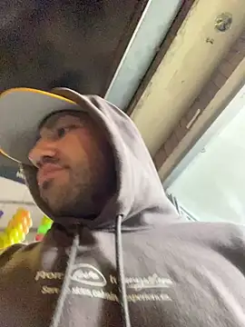 Snapshot of JuanZapata33 chatting on 12.25.24 JuanZapata33 online show from 12.25.24