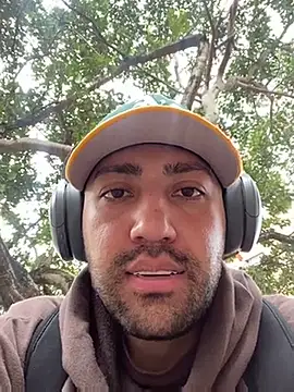 Snapshot of JuanZapata33 chatting on 01.01.25 JuanZapata33 online show from 01.01.25