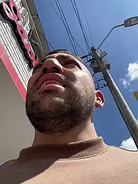 Snapshot of JuanZapata33 chatting on 01.02.25 JuanZapata33 online show from 01.02.25