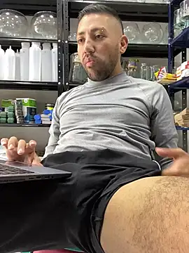 Snapshot of JuanZapata33 chatting on 01.07.25 JuanZapata33 online show from 01.07.25