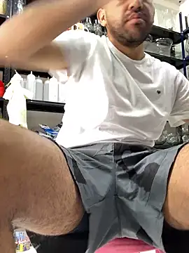 Snapshot of JuanZapata33 chatting on 01.08.25 JuanZapata33 online show from 01.08.25