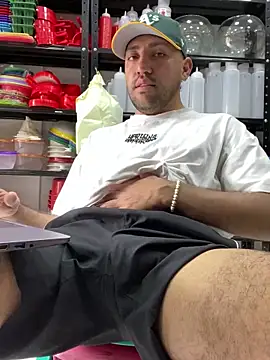 Snapshot of JuanZapata33 chatting on 01.13.25 JuanZapata33 online show from 01.13.25