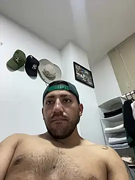 Snapshot of JuanZapata33 chatting on 01.21.25 JuanZapata33 online show from 01.21.25