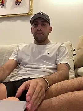 Snapshot of JuanZapata33 chatting on 02.06.25 JuanZapata33 online show from 02.06.25