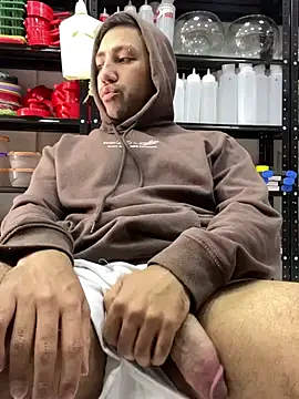 Snapshot of JuanZapata33 chatting on 02.10.25 JuanZapata33 online show from 02.10.25