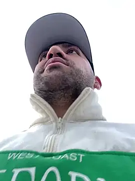 Snapshot of JuanZapata33 chatting on 02.21.25 JuanZapata33 online show from 02.21.25