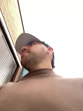 Snapshot of JuanZapata33 chatting on 03.01.25 JuanZapata33 online show from 03.01.25