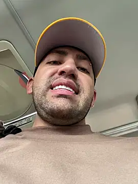 Snapshot of JuanZapata33 chatting on 03.06.25 JuanZapata33 online show from 03.06.25