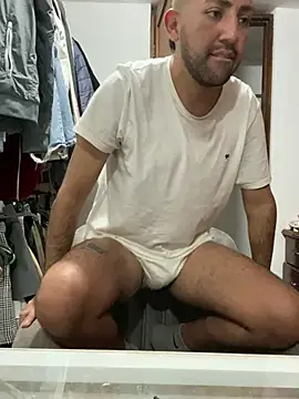 Snapshot of JuanZapata33 chatting on 03.20.25 JuanZapata33 online show from 03.20.25