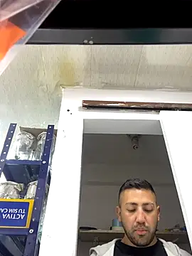 Snapshot of JuanZapata33 chatting on 09.21.25 JuanZapata33 online show from 09.21.25