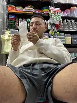 Snapshot of JuanZapata33 chatting on 10.09.25 JuanZapata33 online show from 10.09.25