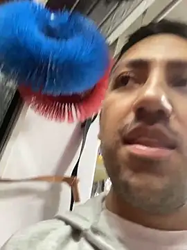 Snapshot of JuanZapata33 chatting on 10.22.25 JuanZapata33 online show from 10.22.25