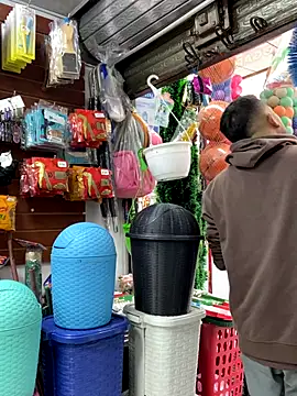 Snapshot of JuanZapata33 chatting on 11.29.25 JuanZapata33 online show from 11.29.25