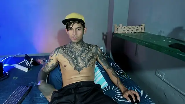 Travistanner 28 online show from 09.15.25