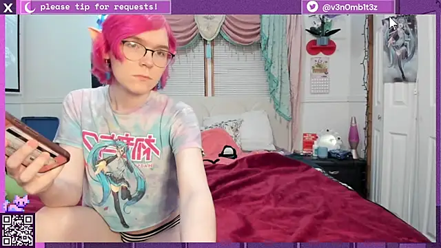 Snapshot of v3n0mb1t3z chatting on 09.29.25 v3n0mb1t3z online show from 09.29.25