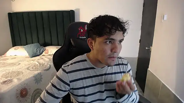 man dur07 online show from 11.21.25